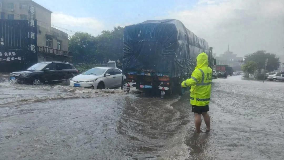 红色预警丨暴雨天气这些出行提示请记下