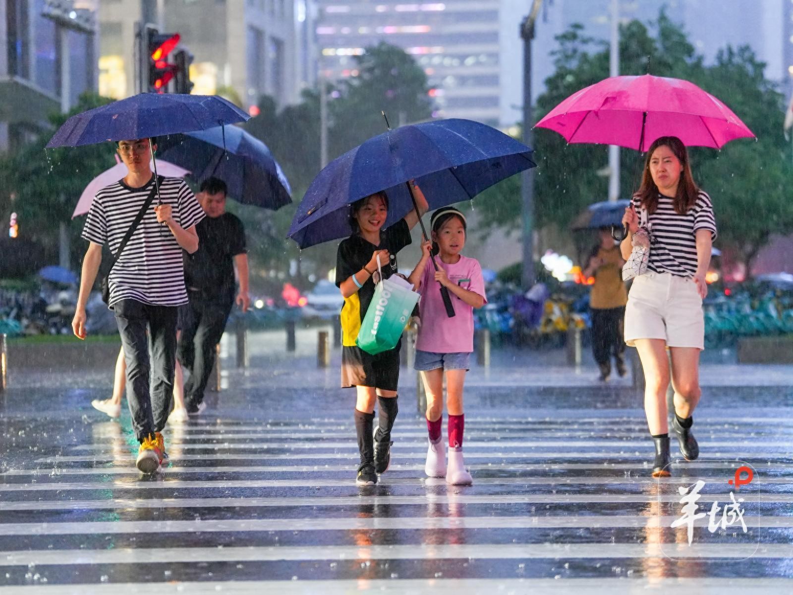 广州天气_广东暴雨大暴雨_广州雷雨大风强对流天气