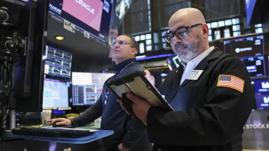 尾盘:美股跌幅扩大 道指下跌500点再创年内新低