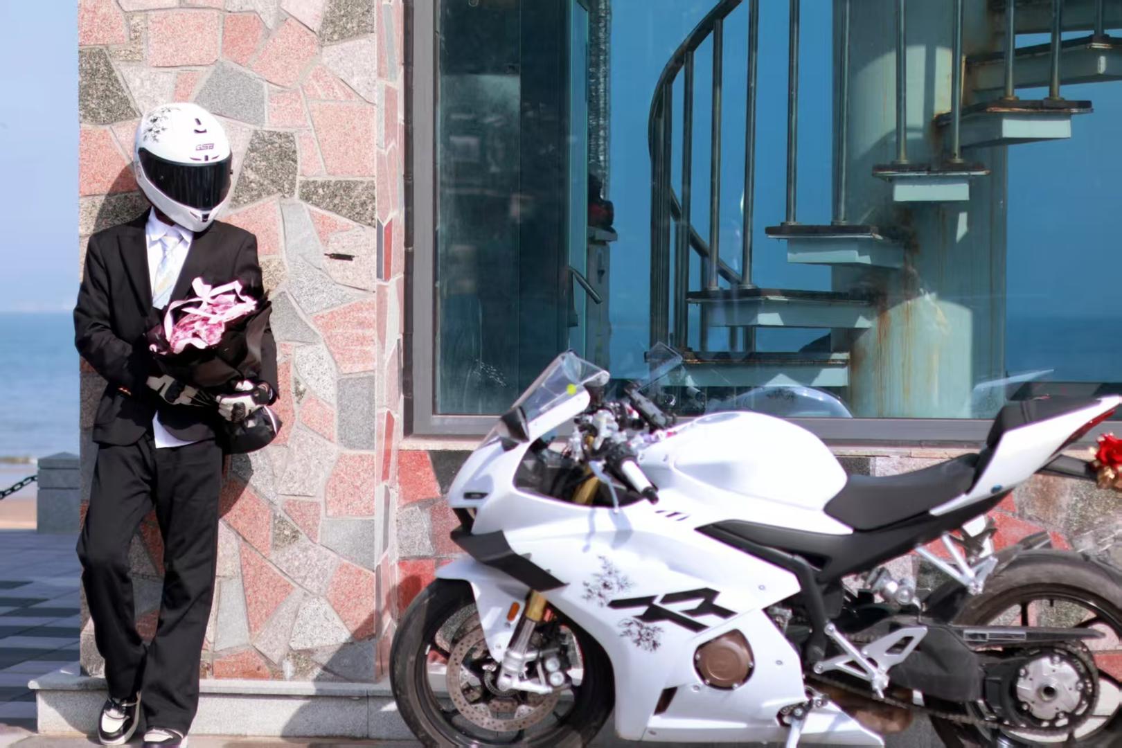 张雪机车销售称夺冠后两三天内订单大涨，已排至6月