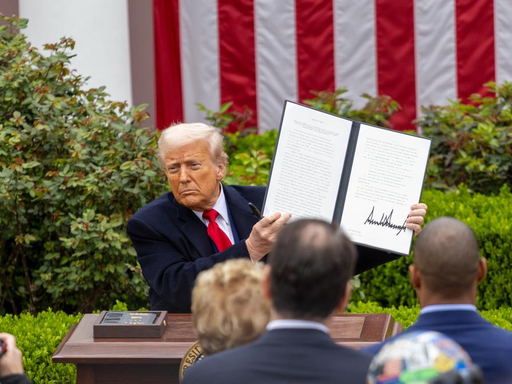 特朗普“解放日”一周年：哪些变了，哪些没变